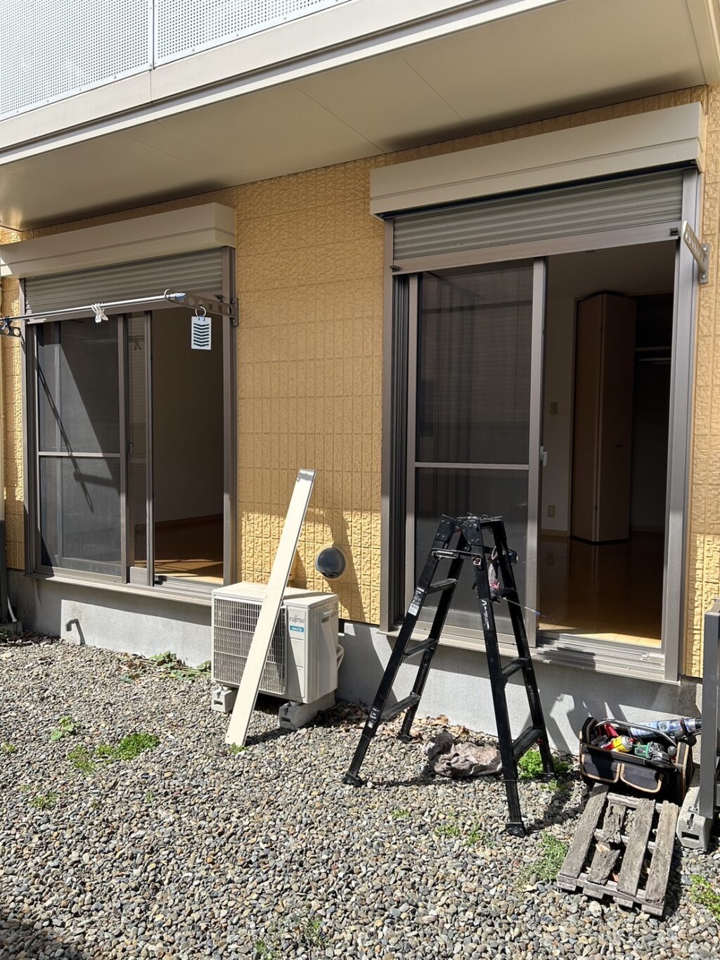 三和製電動窓シャッターの油メンテナンスの修理事例