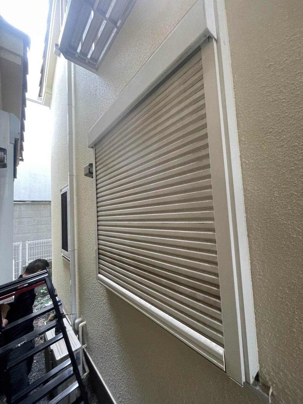 三和製窓用手動シャッター／鍵受け部変形対応・撤去工事の修理事例