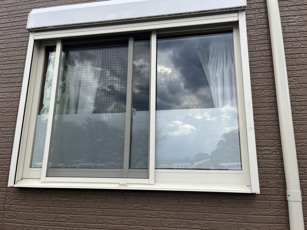 三協アルミ製電動シャッターの開閉機交換工事の修理事例