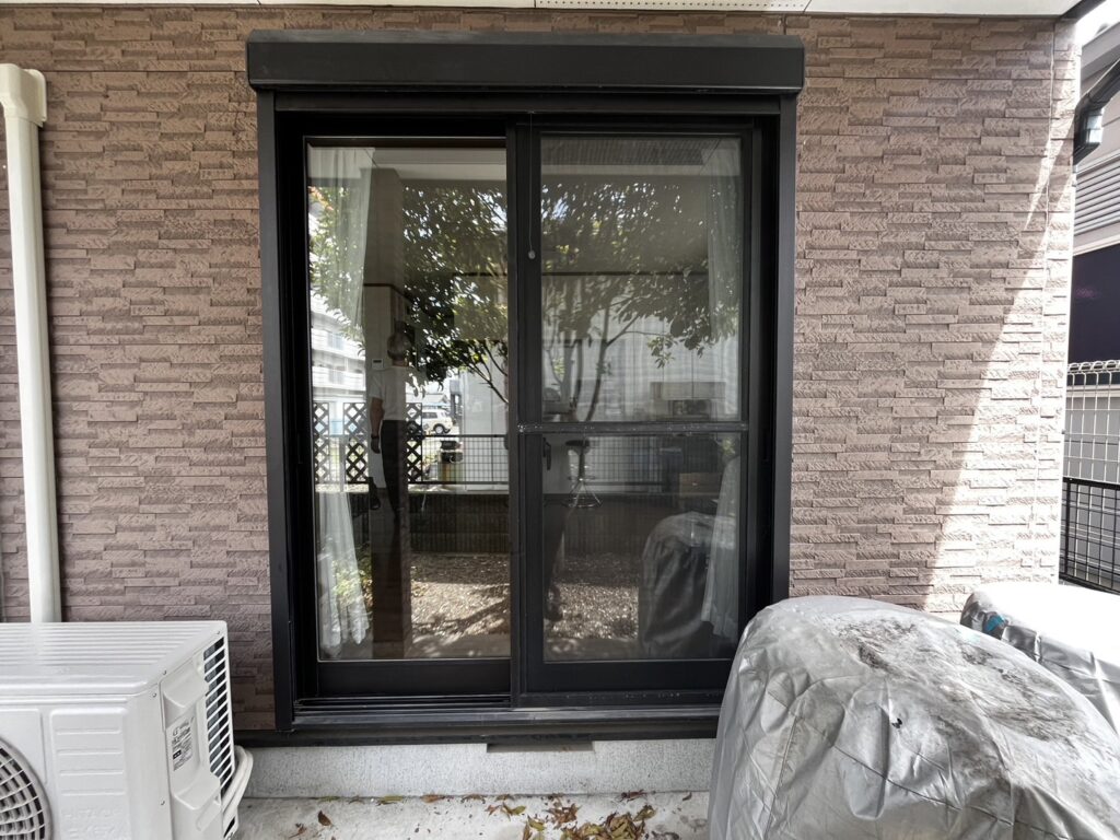 リビング雨戸シャッター／スラット爪噛み込み修正・メンテナンスの修理事例