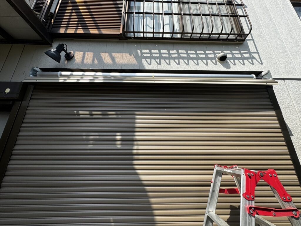 三和製窓手動シャッターのバネ折れ修理の修理事例