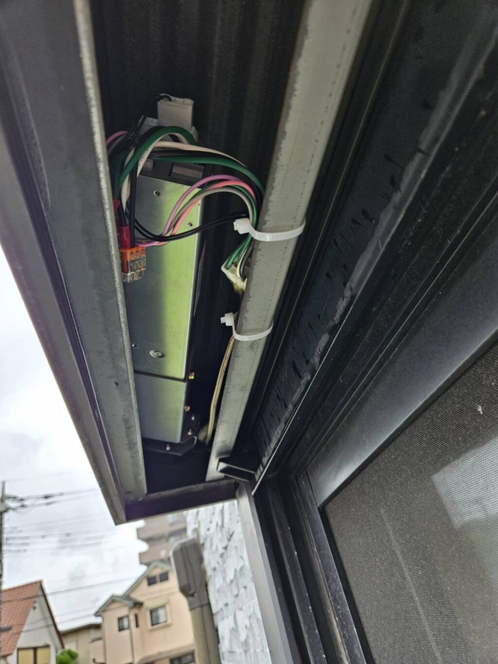 YKK製窓シャッターの電動開閉機交換の修理事例