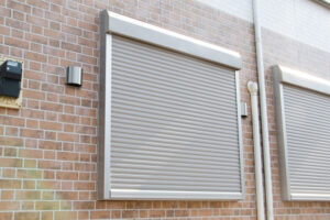 シャッター交換の費用相場は？交換時期の目安・業者の選び方まで徹底解説