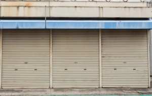 シャッターの新設はいくらかかる？費用相場・工事の流れ・注意点を解説