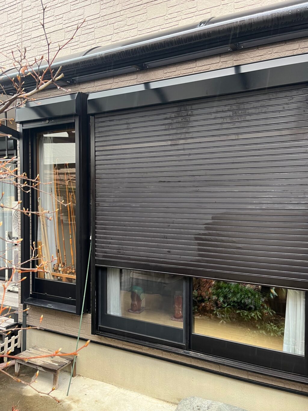 住宅の窓シャッター